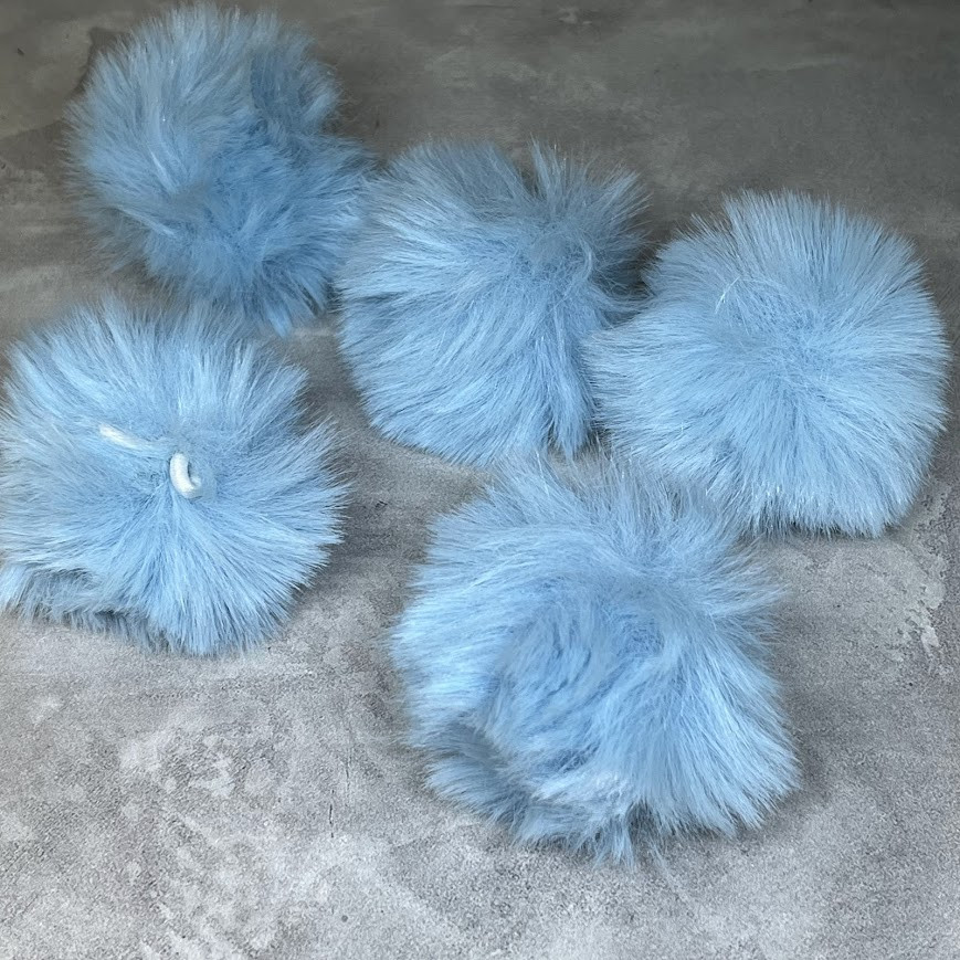 Помпон 6 см (Еко-хутро), з петелькою, колір- блакитний, шт., Блакитний, фото 1