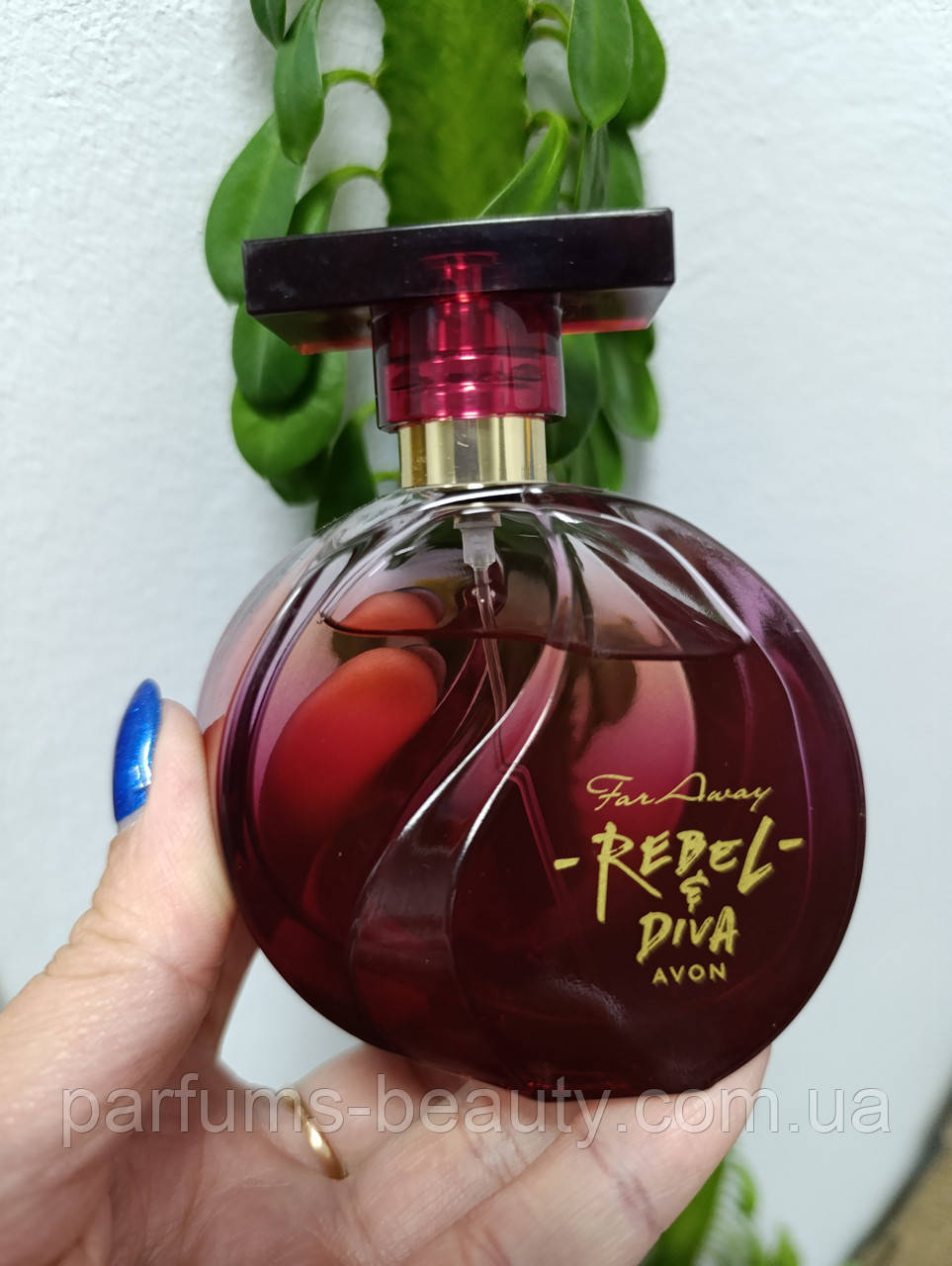 Парфумерна вода Far Away Rebel & Diva для неї (50 мл) Ейвон Ребел Діва