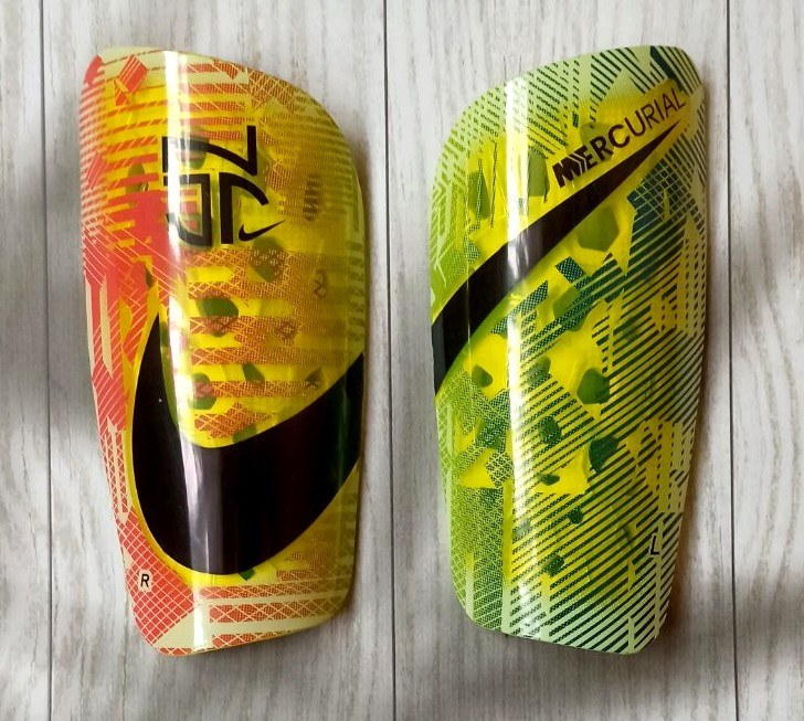 Футбольні щитки Nike Mercurial Litе/ щитки найк меркуріал