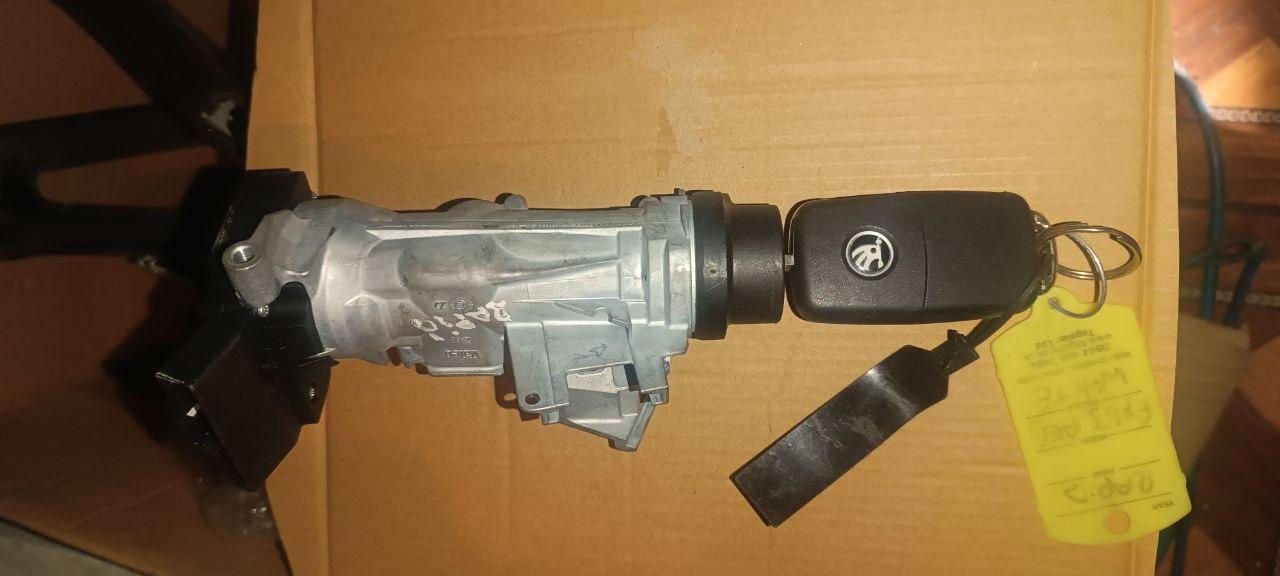 ЗАмок запалення + ключ + блок блокування + контактна группа skoda rapid, фото 1