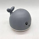 Плаваюча іграшка для купання малюків з розпилювачем Кит, з підсвічуванням / Дитяча іграшка фонтанчик у ванну, фото 4