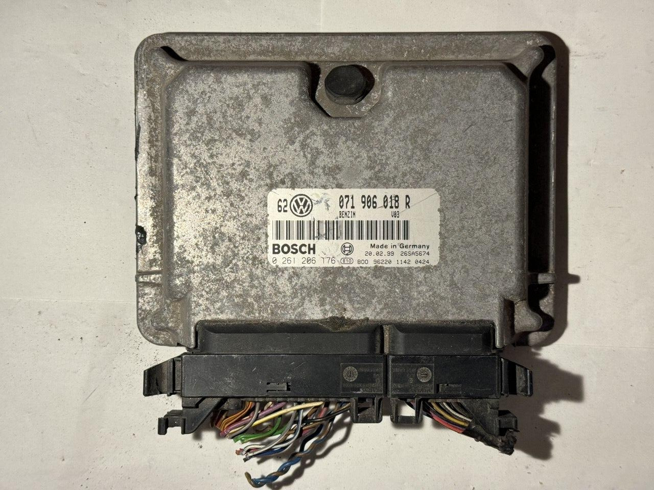 Електронний блок керування Volkswagen Bosch 071 906 018 R / 071906018R / 0 261 206 176 / 0261206176