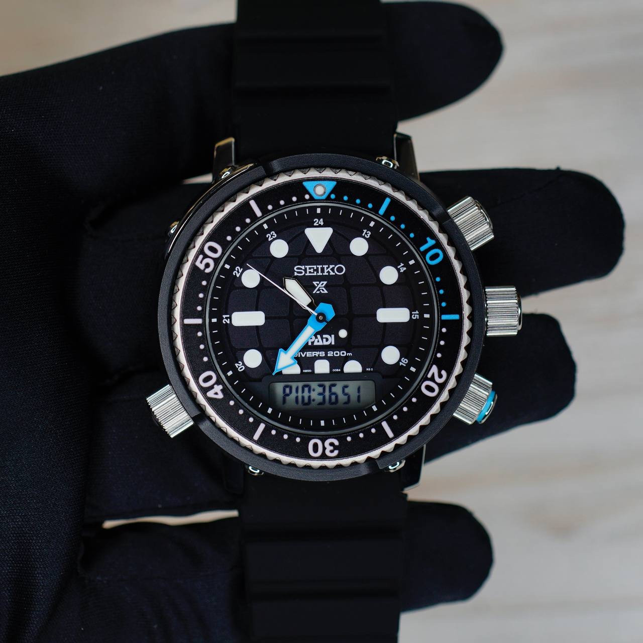 Seiko SNJ035P1 Prospex Arnie 40th Anniversary PADI Divers Solar