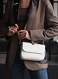 Маленька жіноча сумочка клатч крос боді через плече з екошкіри біла сумка з широким плечовим ременем, фото 10