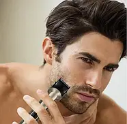 Акумуляторна машинка для стрижки волосся з різними насадками та дисплеєм VGR V-109 Універсальний триммер 6 в 1, фото 2