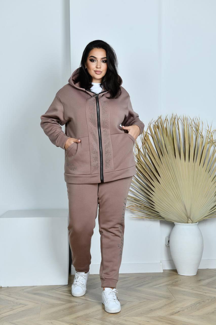 Жіночий зимовий спортивний костюм зі стразиками, з начосом широкі кофта з капюшоном і штани, великі розміри, фото 1