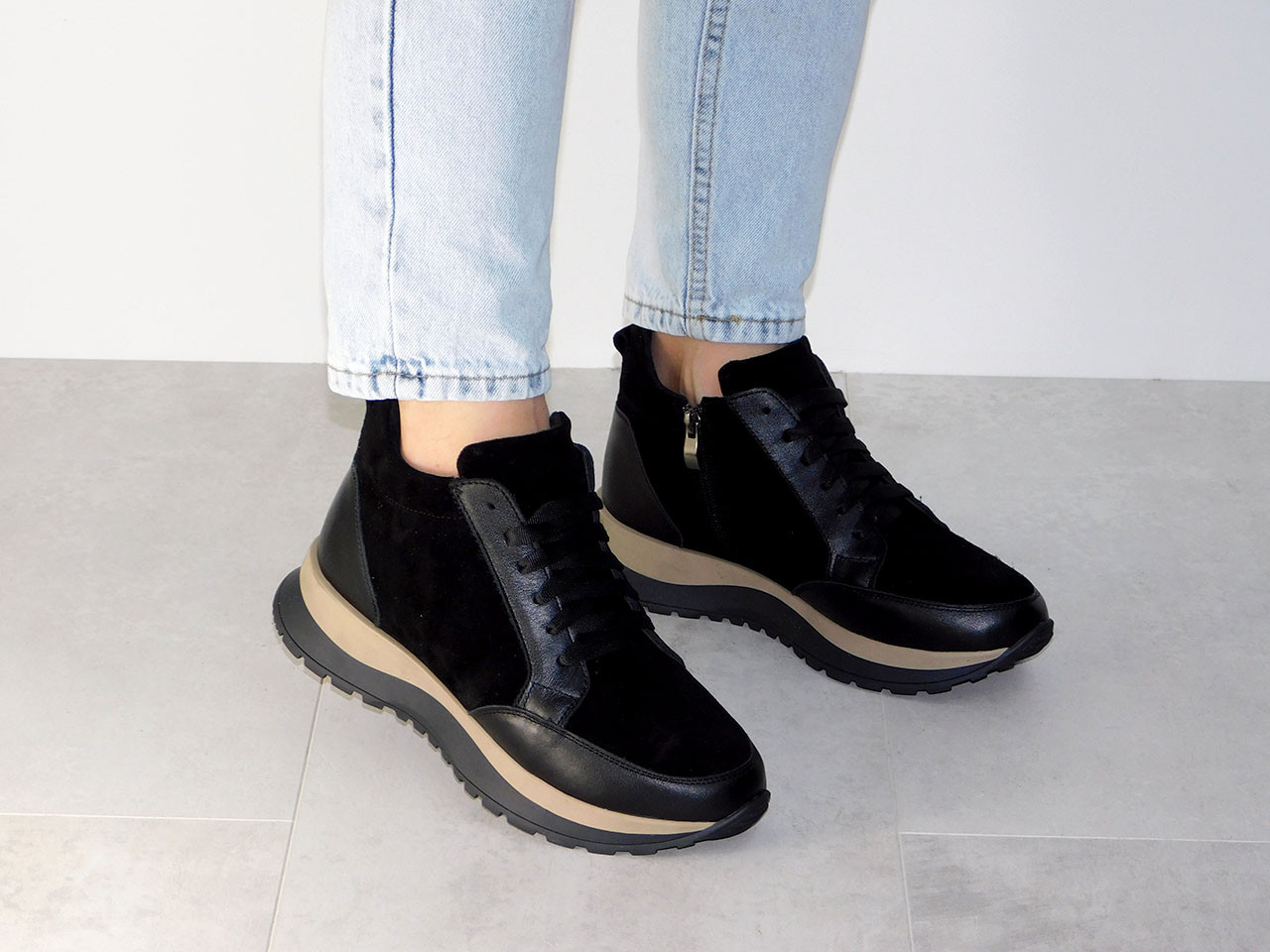 Кросівки зимові шкіряні жіночі стильні чорні 41р, фото 1