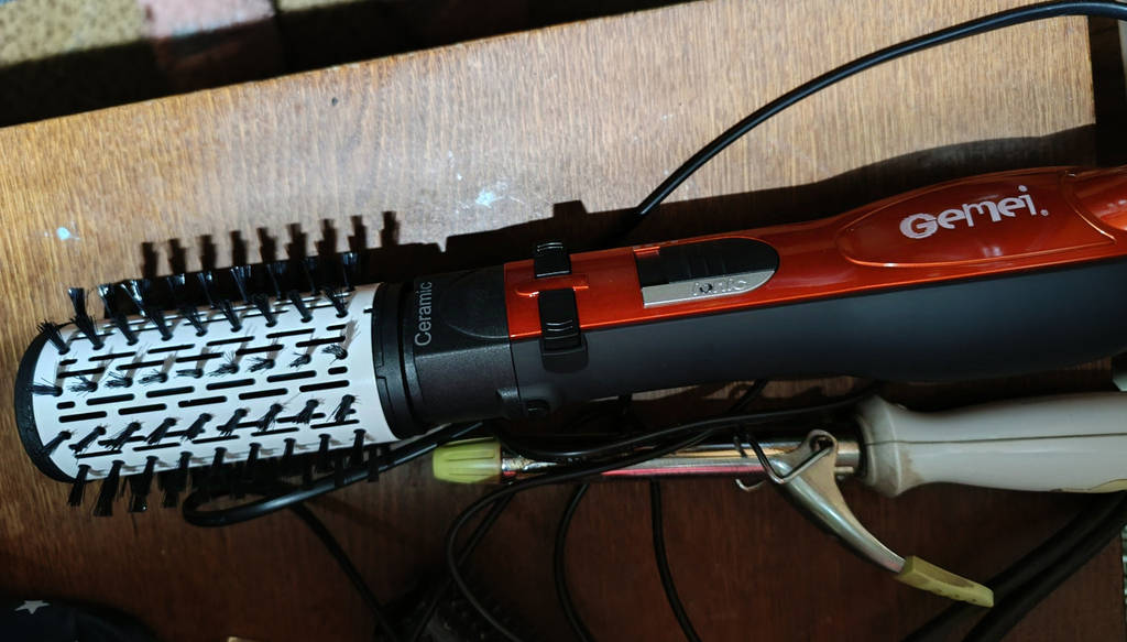 Фен стайлер для волосся з 3 насадками, 1000Вт, Gemei GM-4828 / Фен браш для укладання волосся / Фен гребінець - фото покупців 1