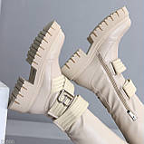 Дизайнерські еластичні стрижні бежеві ботфорти на тракторній підошві, фото 2