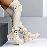Дизайнерські еластичні стрижні бежеві ботфорти на тракторній підошві, фото 7