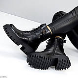 Ефектні чорні шкіряні берці на тракторній підошві стильний декор шпилька, фото 2