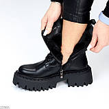 Ефектні чорні шкіряні берці на тракторній підошві стильний декор шпилька, фото 5