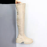 Ефектні високі світлі бежеві ботфорти на платформі єврозима, фото 2