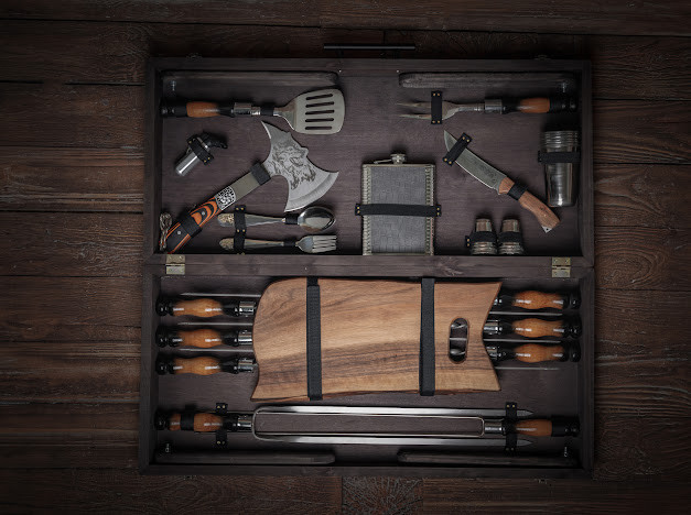 Набір шампурів в кейсі Вовк + столик