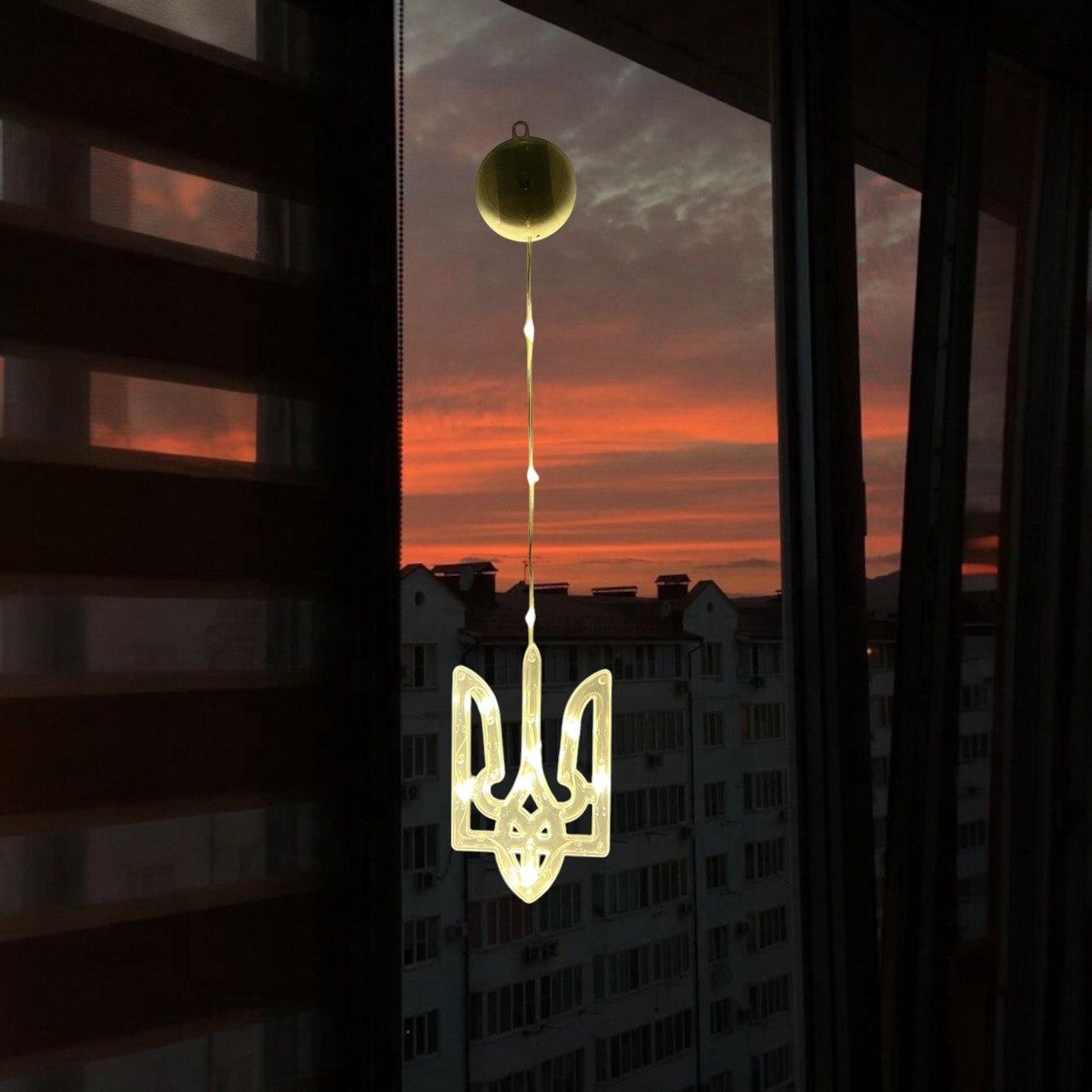 Світлодіодна гірлянда фігурка Український Тризуб 10лід на батарейках 3ААА та присосці на вікно або стіну, фото 1