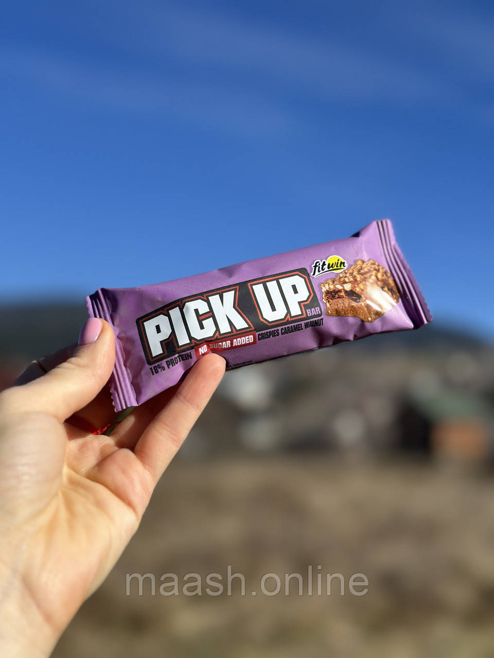 Батончик PICK UP КРАНЧ, КАРАМЕЛЬ І ВОЛОСЬКИЙ ГОРІХ FitWin, 45г