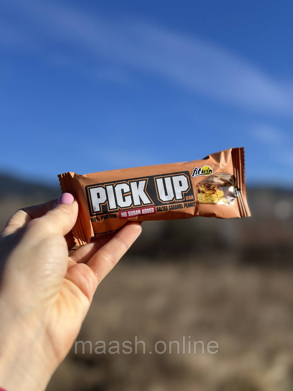 Батончик PICK UP СОЛЕНА КАРАМЕЛЬ І АРАХІС FitWin, 45г