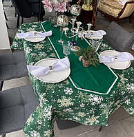 Скатерть новогодняя водоотталкивающая снежинки зеленая