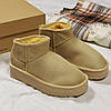 Зимові жіночі UGG Classic Ultra Mini Platform Beige Бежеві Взуття УГГІ Класік низькі на платформі замша теплий щільний хутро, фото 4