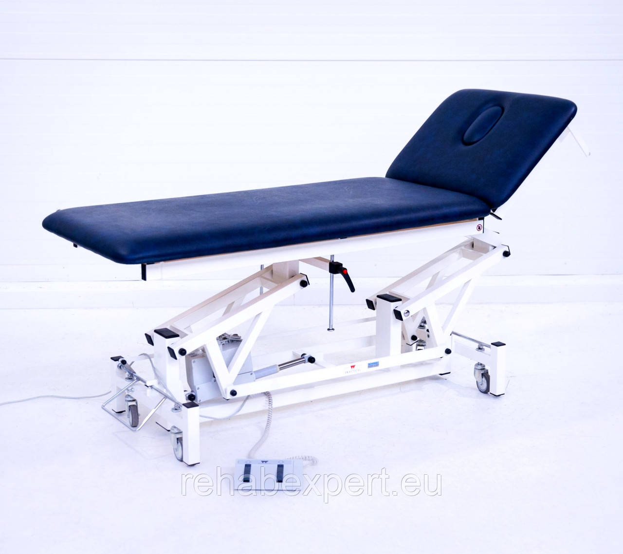 Б/У Електричний стіл для масажу та реабілітації Wesseling Practical Massage Table (Used)