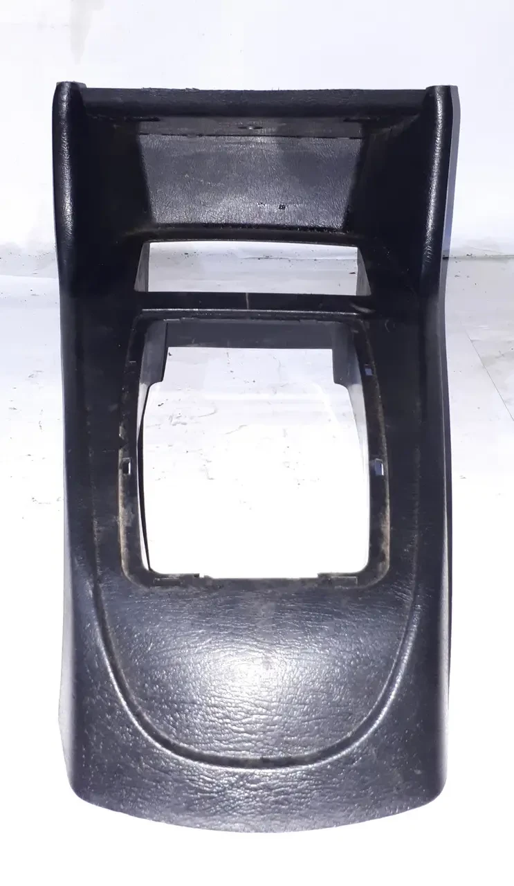 Накладка центральна консоль ручки КПП чорна Chery Amulet Чері Амулет