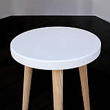 Журнальний кавовий столик Монро на трьох ніжках з дерева ясен 47см, фото 3