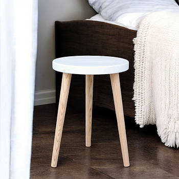 Приліжковий дерев'яний столик у скандинавському стилі для спальні Круглий кавовий столик із конусними ніжками Білий верх