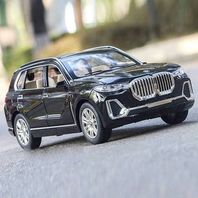 Колекційна машинка деталізована модель позашляховика БМВ BMW X7 20х8х5 металевий корпус 2 кольори звук світло