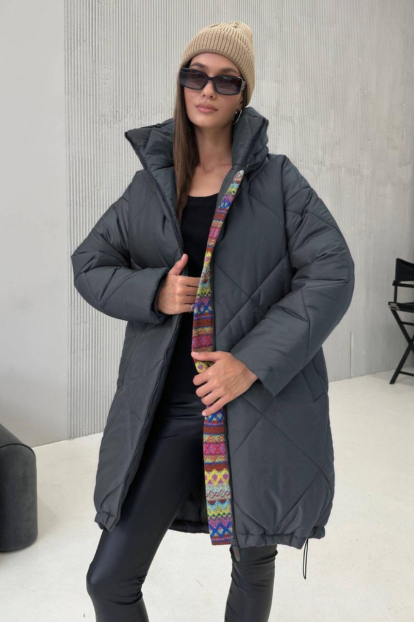 Об'ємна зимова куртка оверсайз з орнаментом 44-50 розміри різні кольри графітова, фото 1