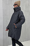 Об'ємна зимова куртка оверсайз з орнаментом 44-50 розміри різні кольри графітова, фото 2