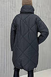 Об'ємна зимова куртка оверсайз з орнаментом 44-50 розміри різні кольри графітова, фото 3
