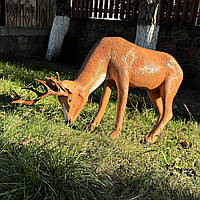 Cадова фігура Олень В, що пасеться