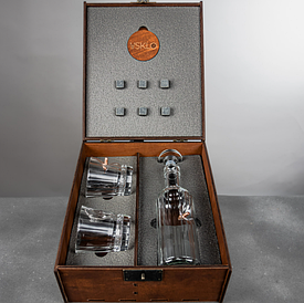 Люкс Leo графин і склянки 2 шт грановані кришталеві і  конусні для віскі ( куля та герб ) в дерев'яній коробці.