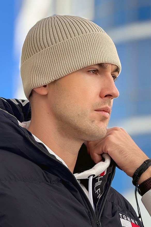 Шапка чоловіча демісезонна бежевого кольору 194605M, фото 1