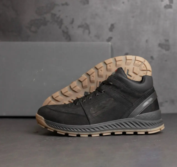 Високі зимові чоловічі черевики на овчині зі шнурівкою