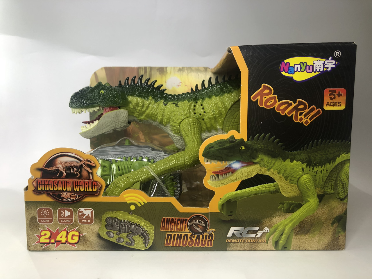 Робот динозавр на пульті керування, фото 1