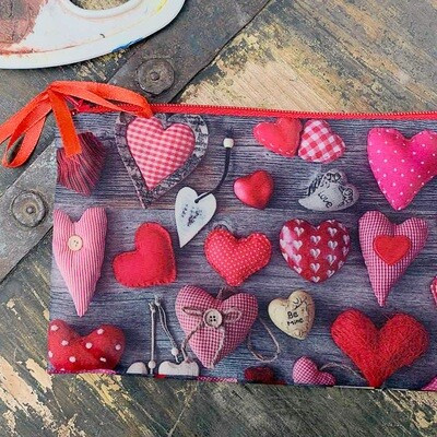 Жіноча косметичка Серця подушечки, фото 1