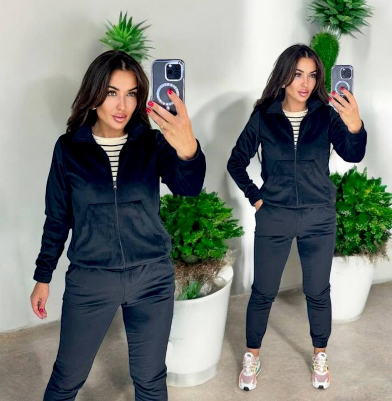 Жіночий велюровий костюм чорний теплий на флісі з капюшоном, фото 1