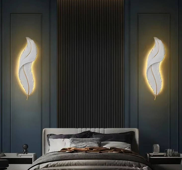 Ніжне бра у вигляді пірʼїни 63х15 см W 011/600 WT, фото 1