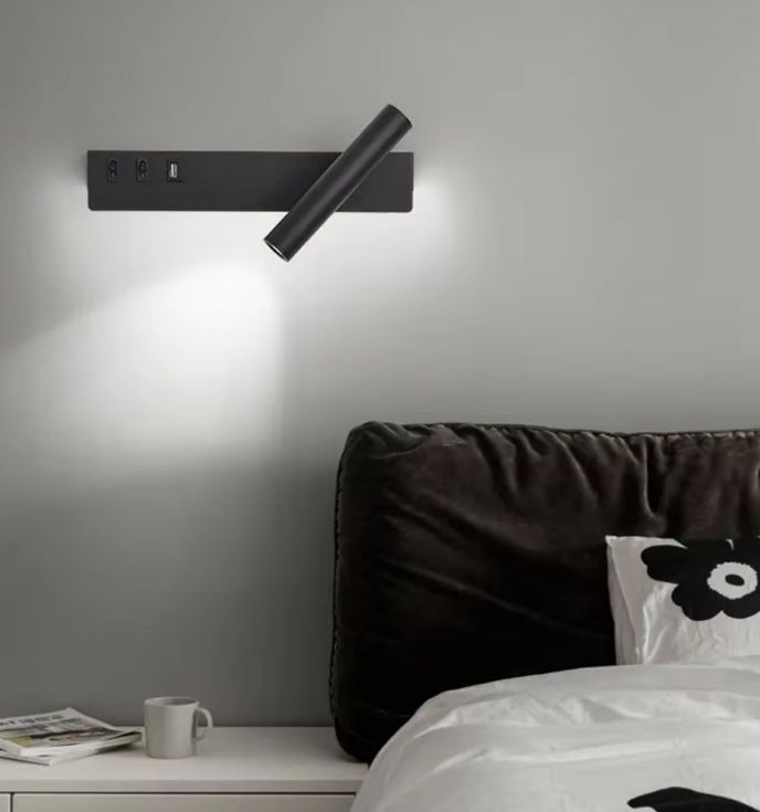 Чорне бра з поворотним спотом справа + розʼєм USB WJ 028/2 L BK (лівий), фото 1