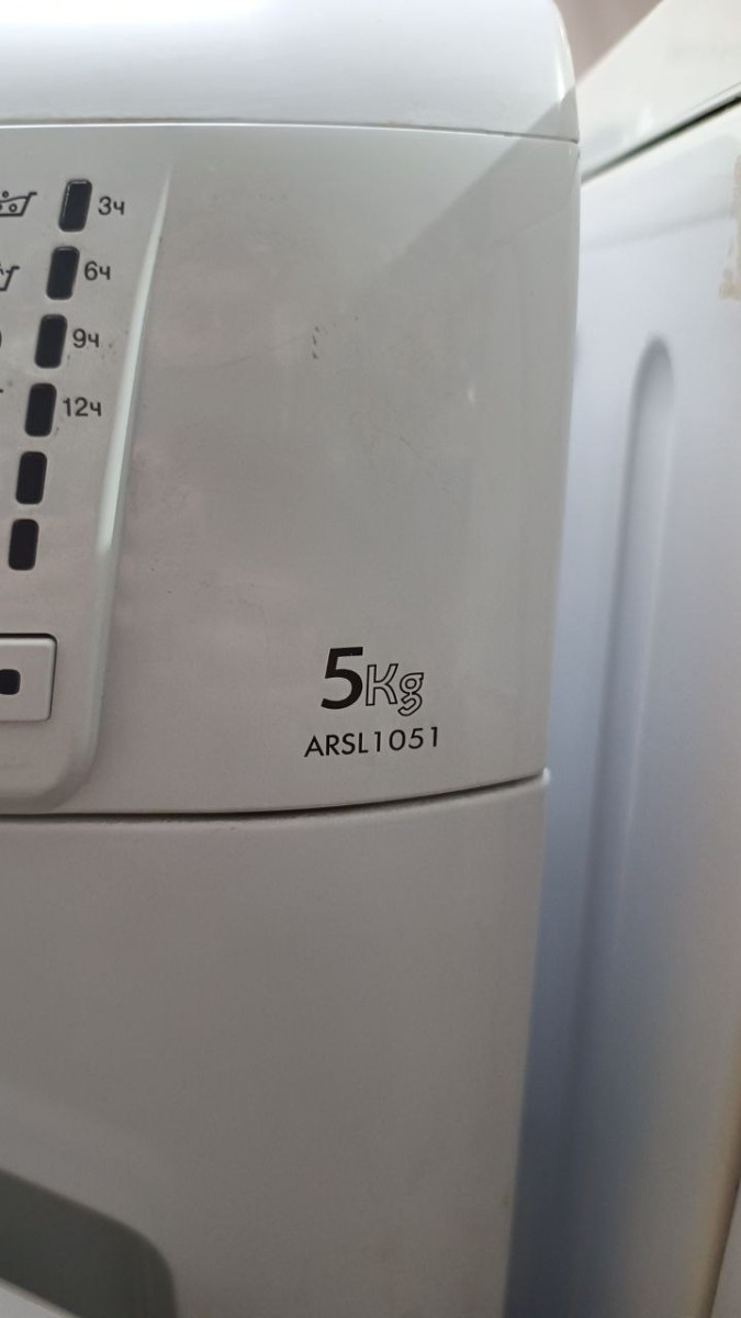 Пральна машина Hotpoint-Ariston ARSL 1051 Б/В