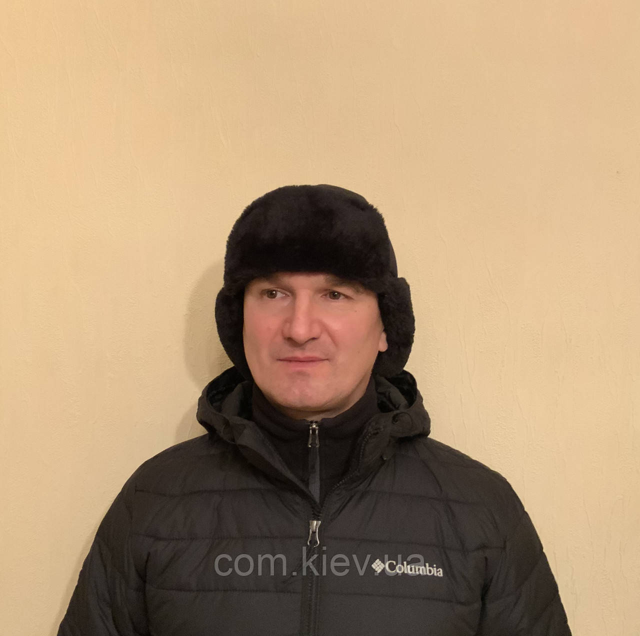 Шапка-вушанка зимова чорна непромокаюча, тепла