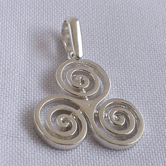 Трискель 2 кельтський оберіг з срібла 925 проби, фото 1