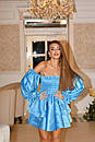 Жіноча коротка блакитна атласна сукня ярусна з відкритими плечима, фото 3