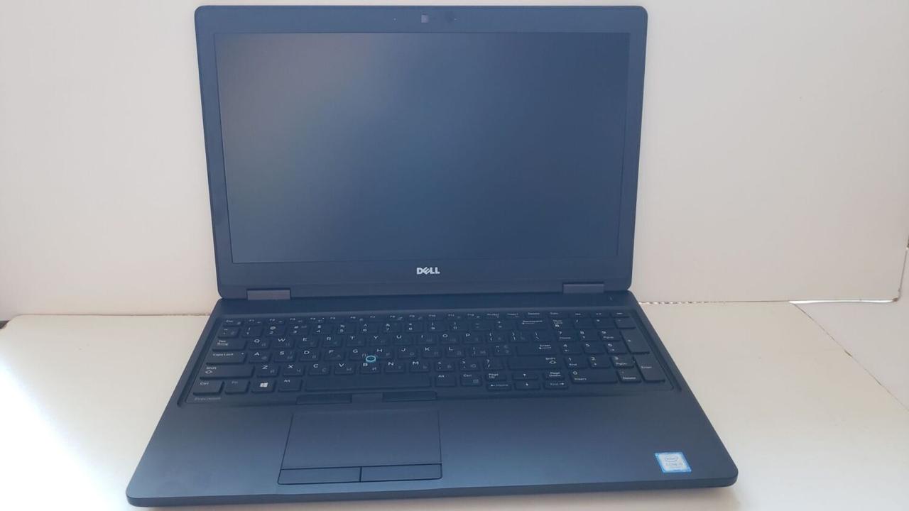 Б/в Ноутбук Dell Precision 3520 15.6" 1920x1080| Core i5-7440HQ| 16 GB RAM| 500 GB SSD| Quadro M620 2GB
