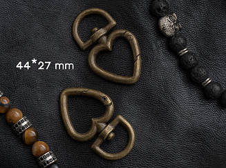 Карабін у формі серця. 44х27мм. Колір "стара латунь".