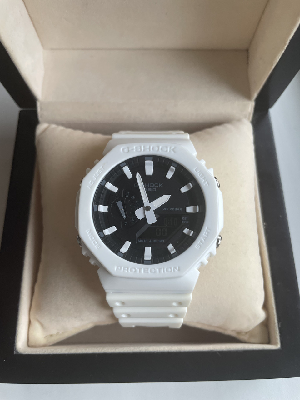 Годинник Casio G-Shock GA-2100 WHITE WITH BLACK AAA