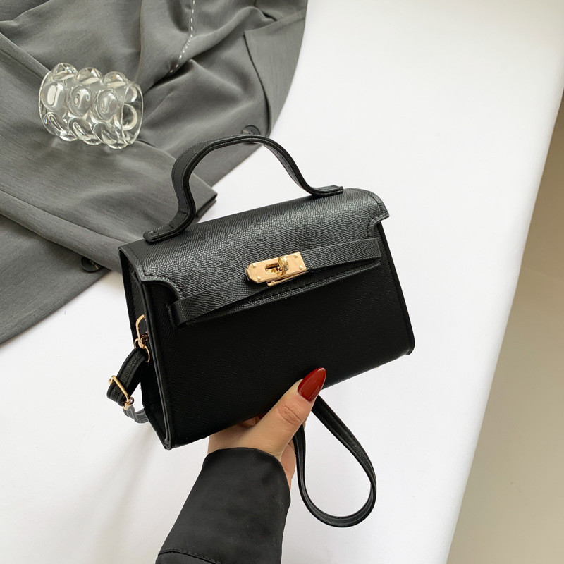 Жіноча сумка 10441 крос-боді на ремінці чорна, фото 1