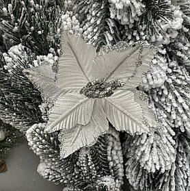 Новорічний квітка на ялинку "Пуансетія" 15 см біло-сріблястого кольору