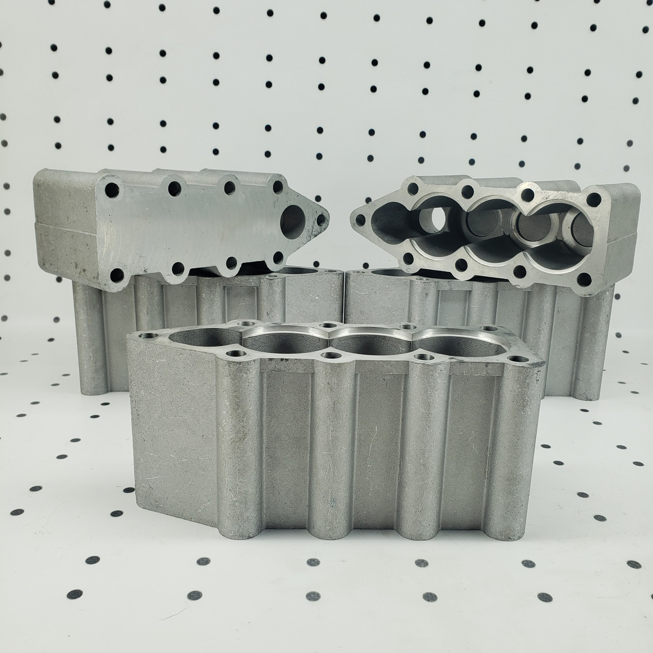 Кришка гідророзподільника Р 80 нижня (нового зразка) ПОСИЛЕНА, фото 1